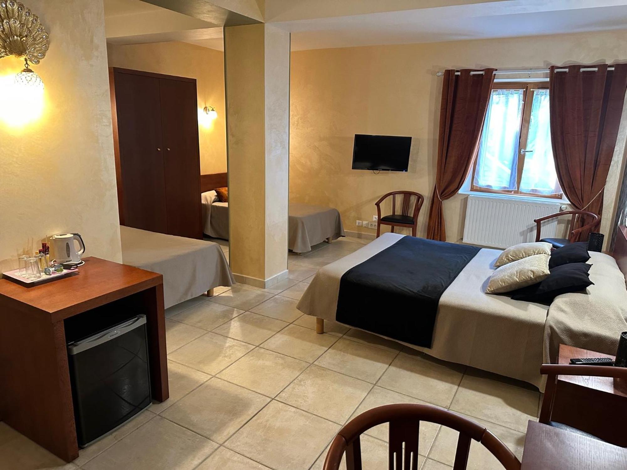 Hotel Bon Encontre Сарла-ла-Канеда Екстер'єр фото
